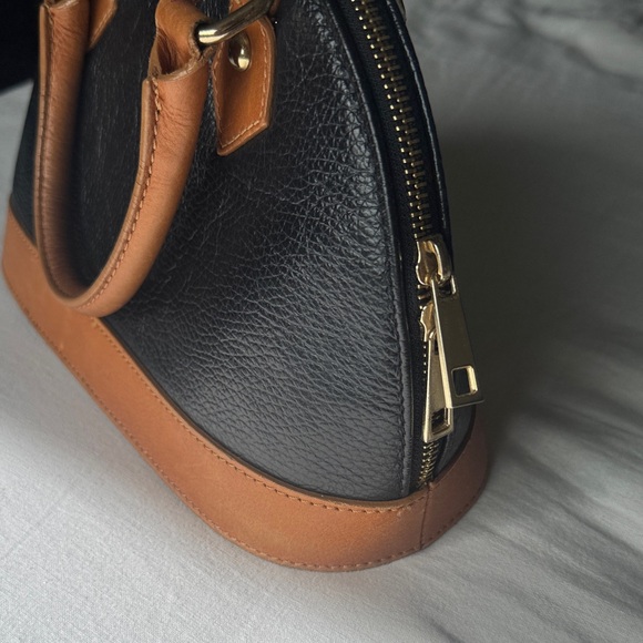 Quiet Luxury Made in Italy Leather Black and Tan Women's Handbag - Picture 5 of 12